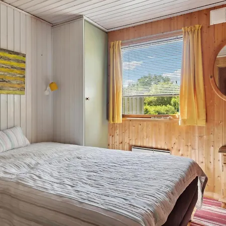 2 Bedroom In Holiday home *